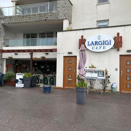 Largigi Offering Two Amazing Panoramic Sea Front Apartments 라임레지스 외부 사진